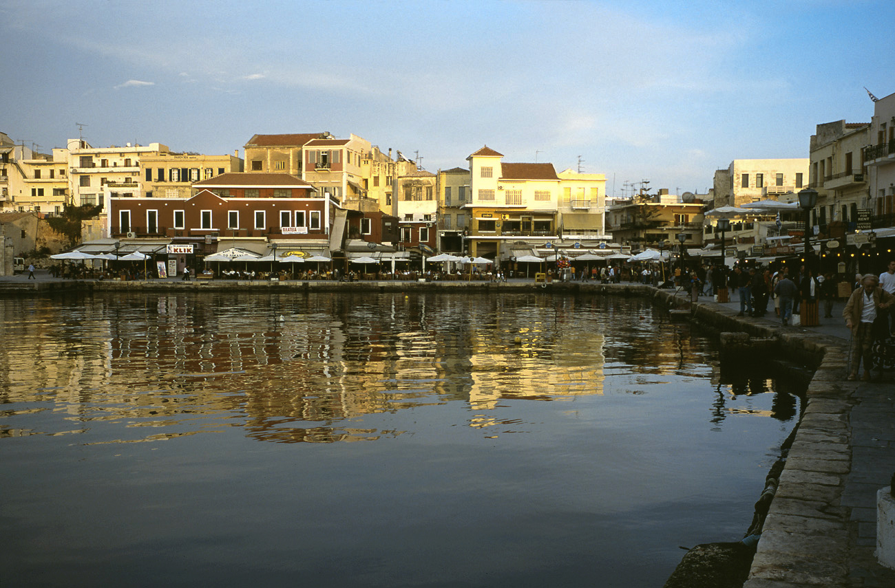 crete176 la canee.jpg - Nord, La Canée La Canée (Hania en grec) au coucher du soleil Elite Chrome 100
